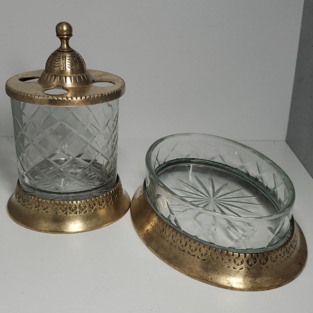 Bathroom accessories